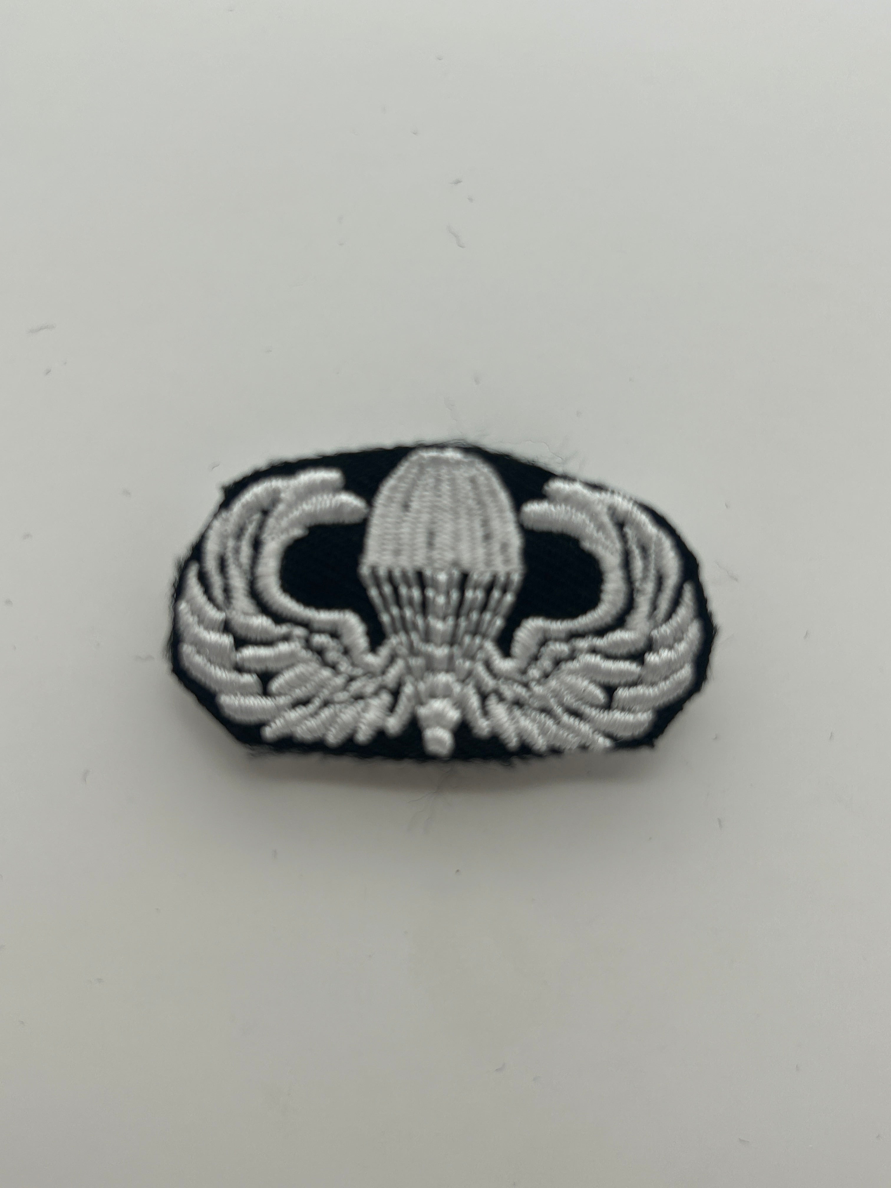 US Military Tabs and Tiny Logo 1 1/2 : Senior Parachutist Badge | Military Hats & Pins