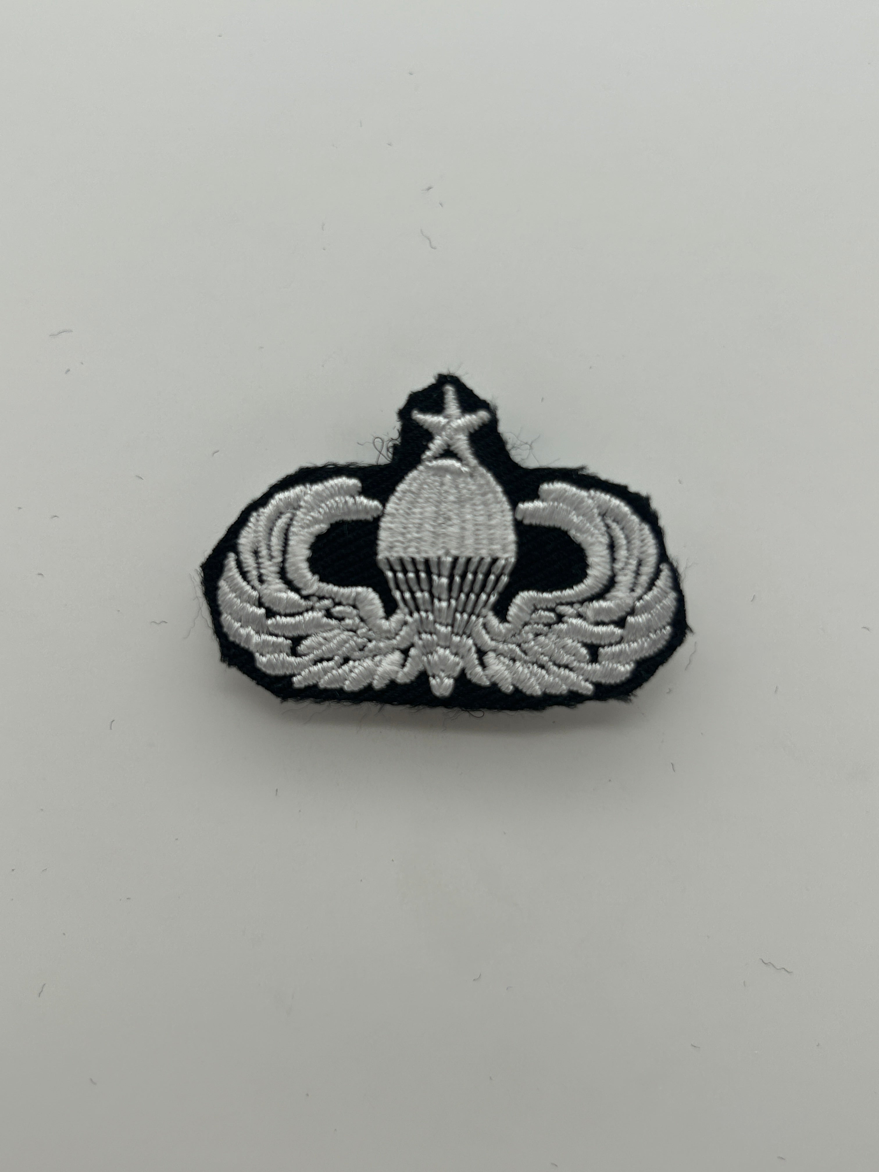 US Military Tabs and Tiny Logo 1 1/2 : Master Parachutist Badge | Military Hats & Pins
