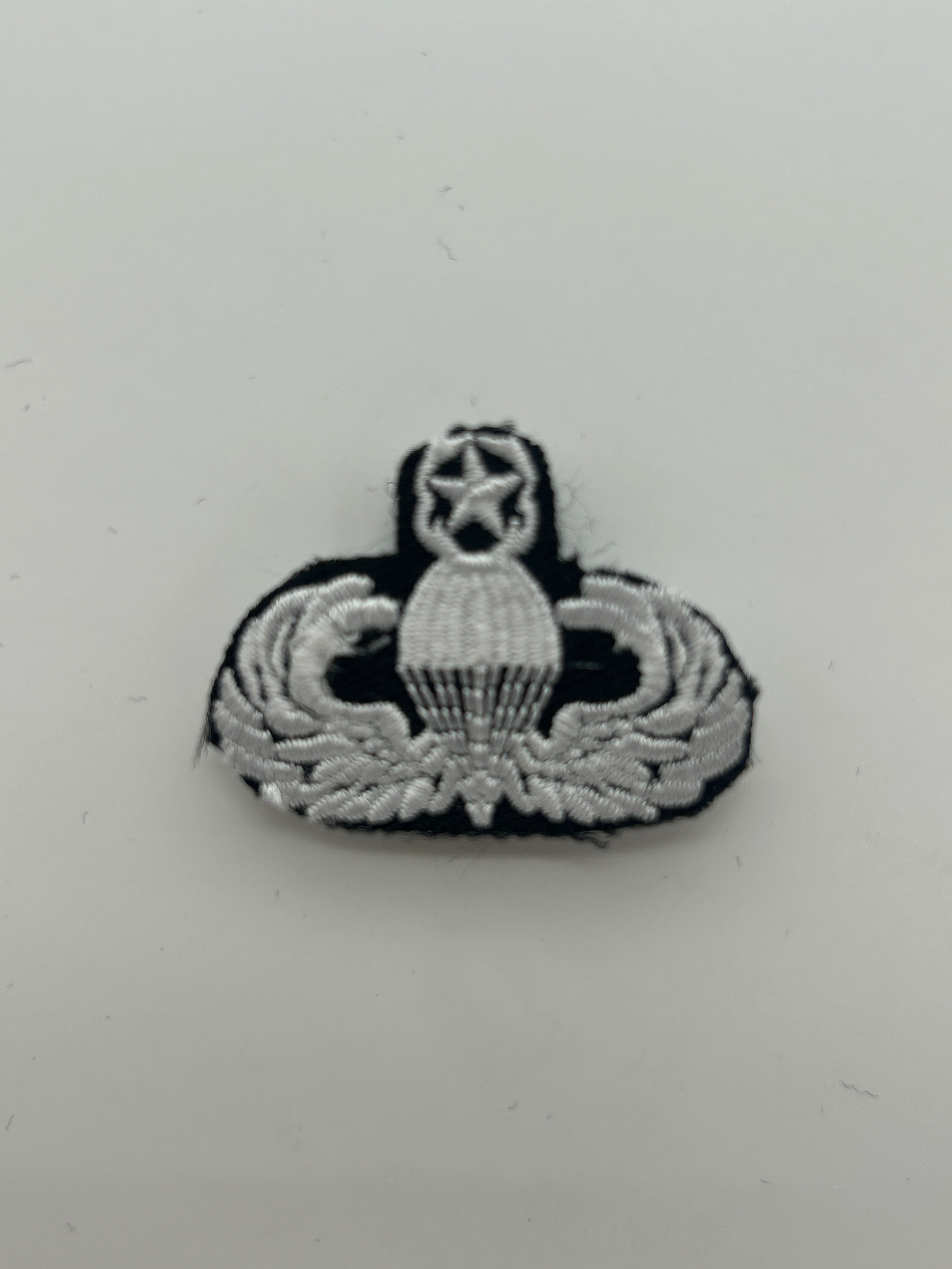 US Military Tabs and Tiny Logo 1 1/2 : Master Parachutist Patch | Military Hats & Pins