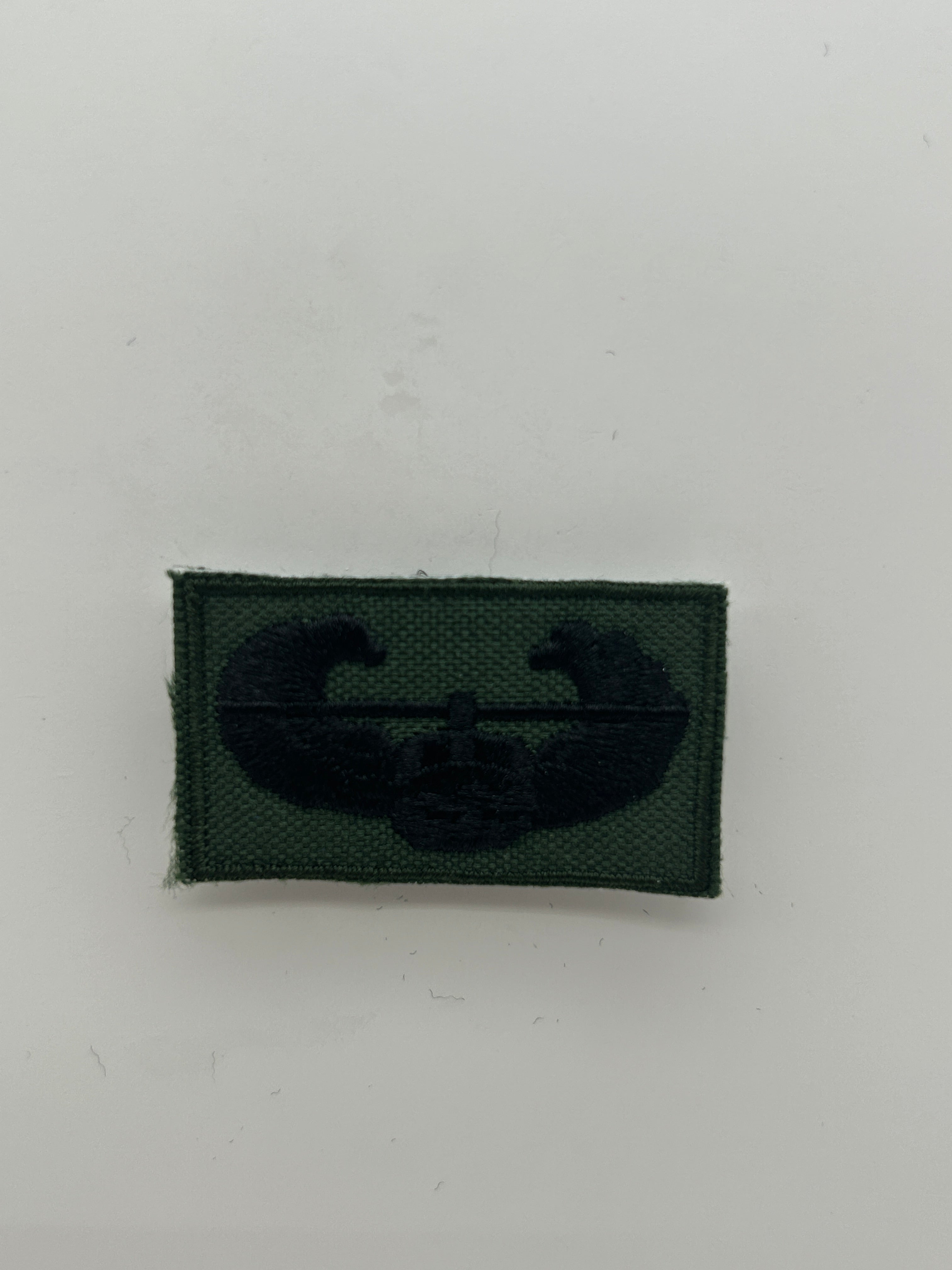 US Military Tabs and Tiny Logo 1 1/2 : Subdued Air Assault | Military Hats & Pins
