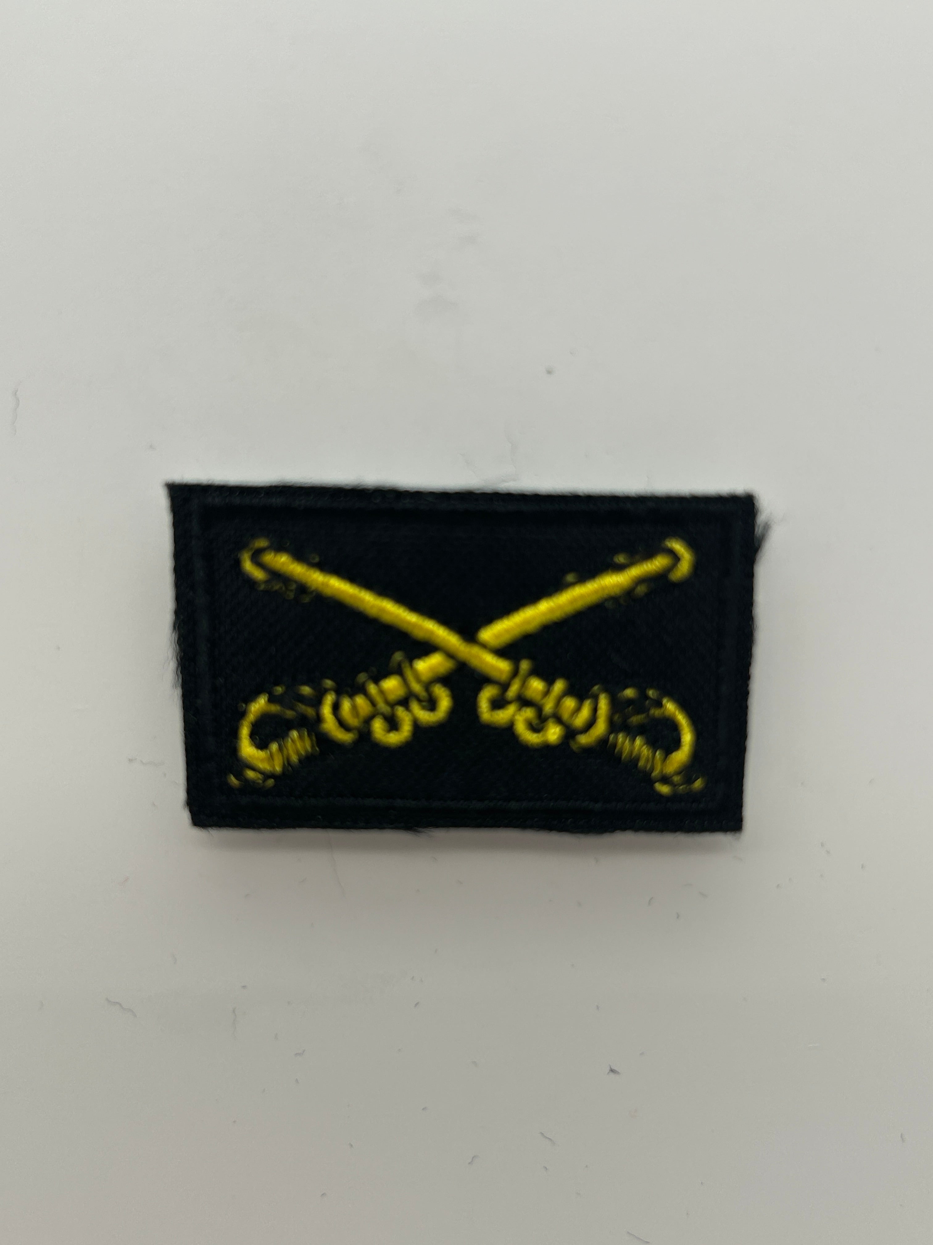 US Military Tabs and Tiny Logo 1 1/2 : Cavalry Crossed Sabers | Military Hats & Pins