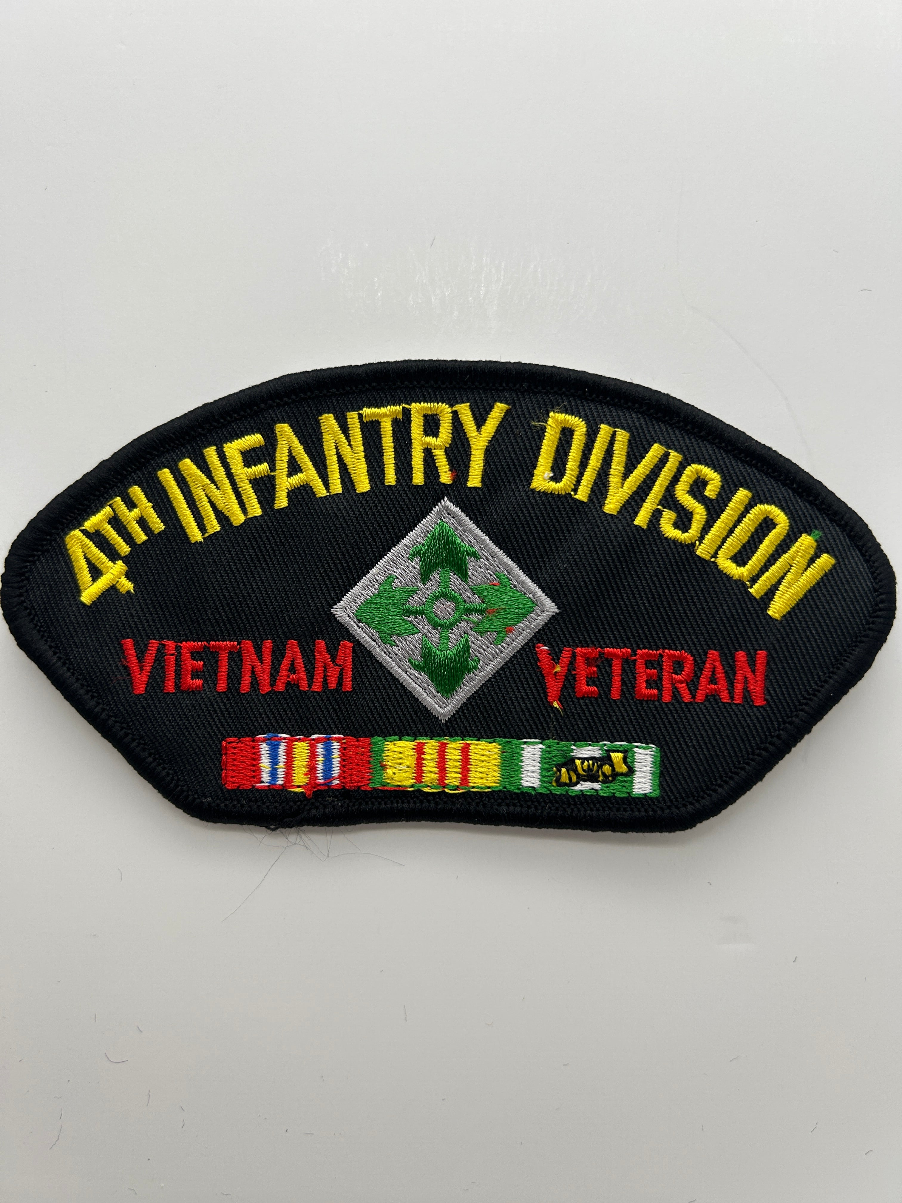 US Army Patch: 4th Infantry Division Vietnam Veteran Service Ribbon Black Military Patch | Military Hats & Pins