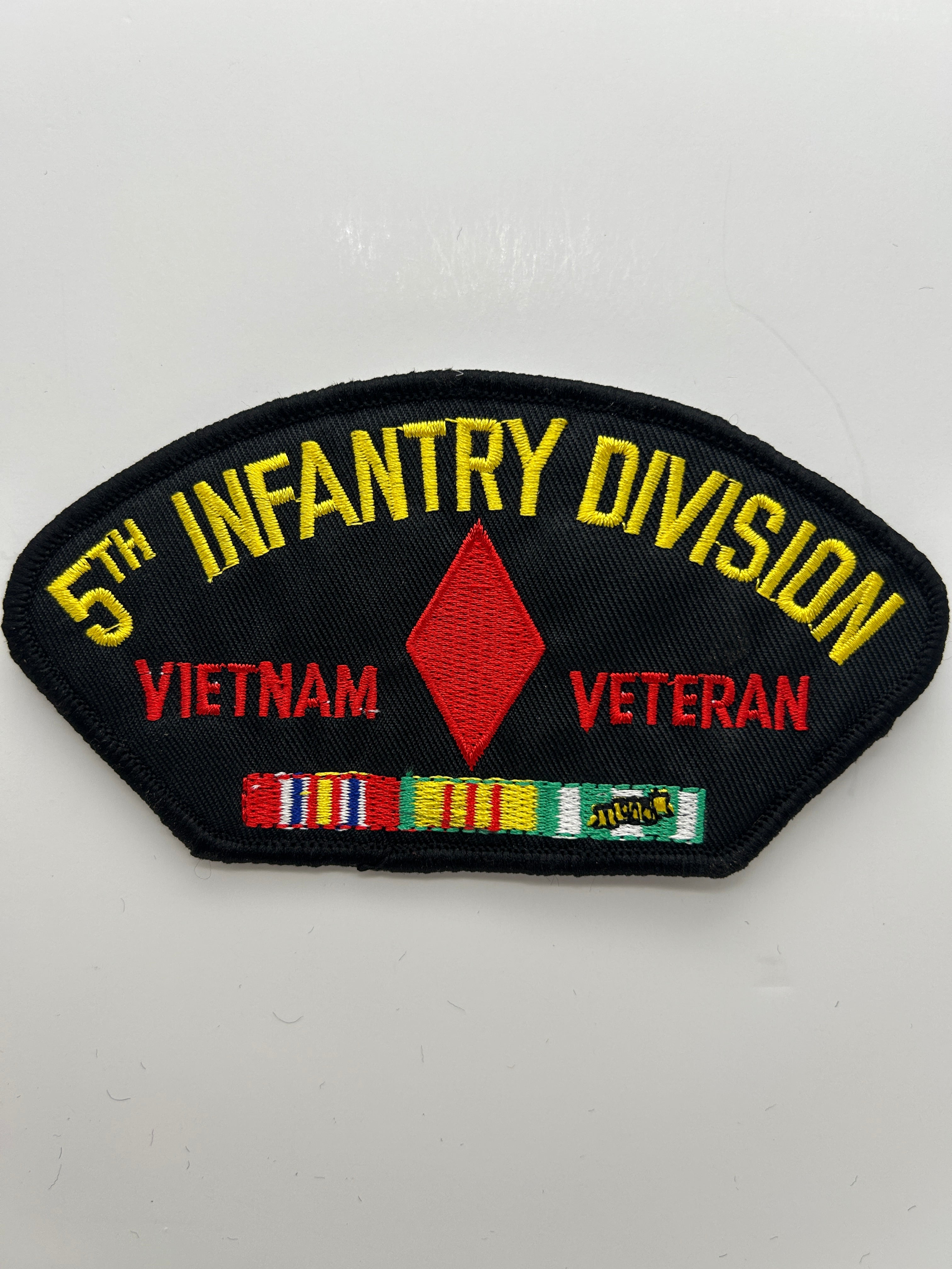 US Army Patch: 5th Infantry Division Vietnam Veteran Service Ribbon Black Military Patch | Military Hats & Pins