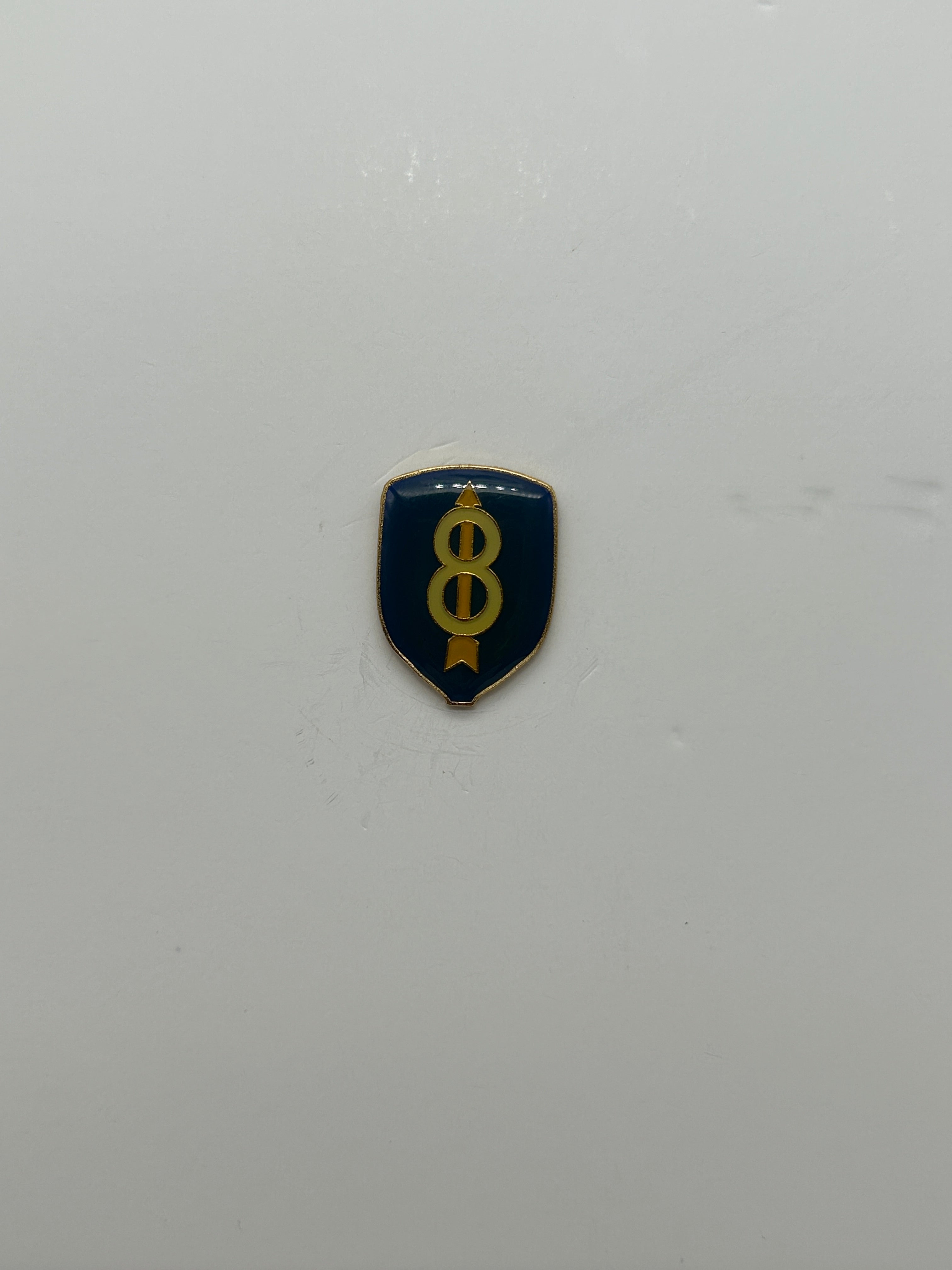 U.S. Army 8th Infantry Division "Pathfinder" Enamel Lapel Pin | Military Hats & Pins