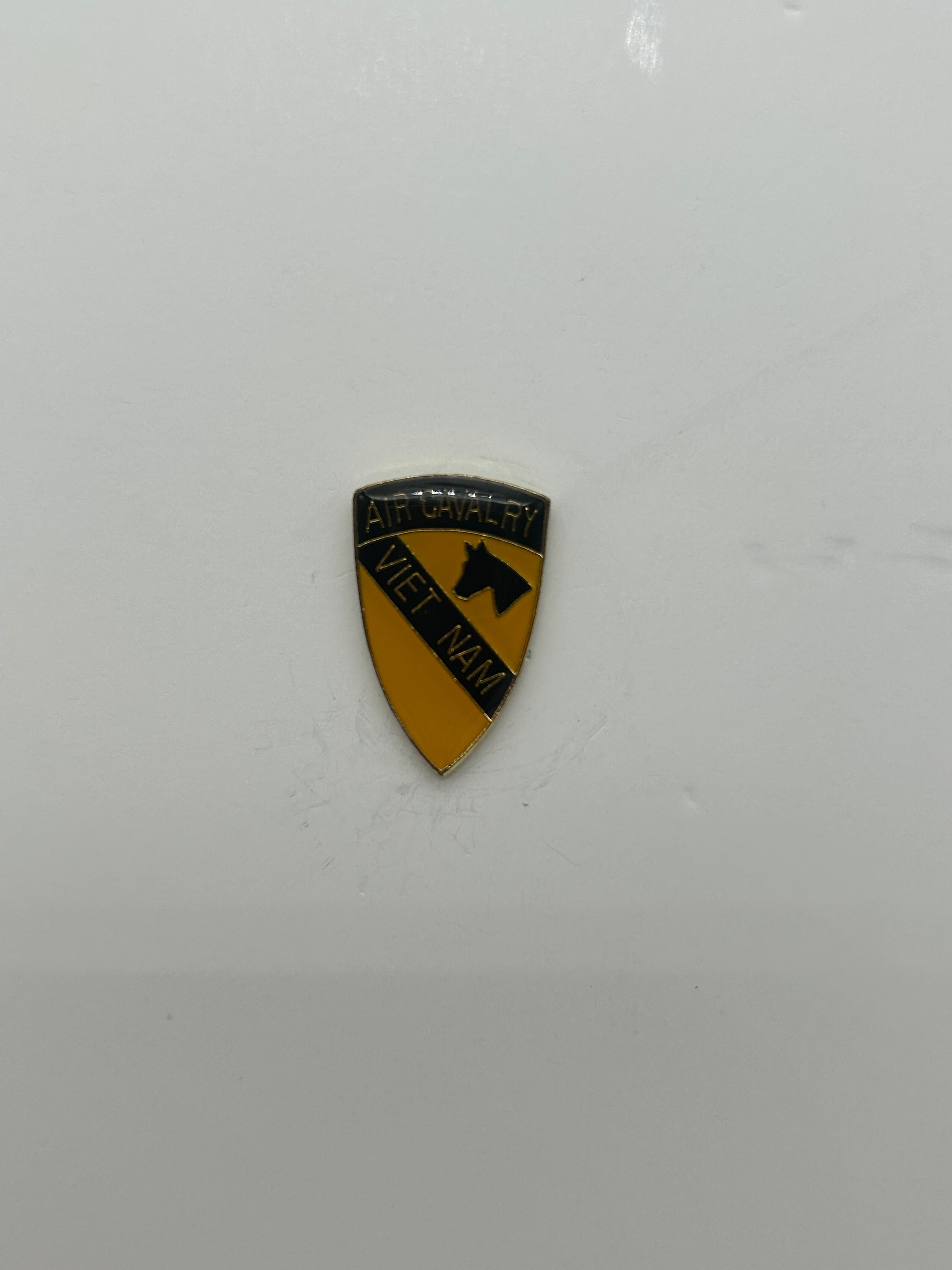 US Army 1st Cavalry Vietnam Division | Military Hats & Pins