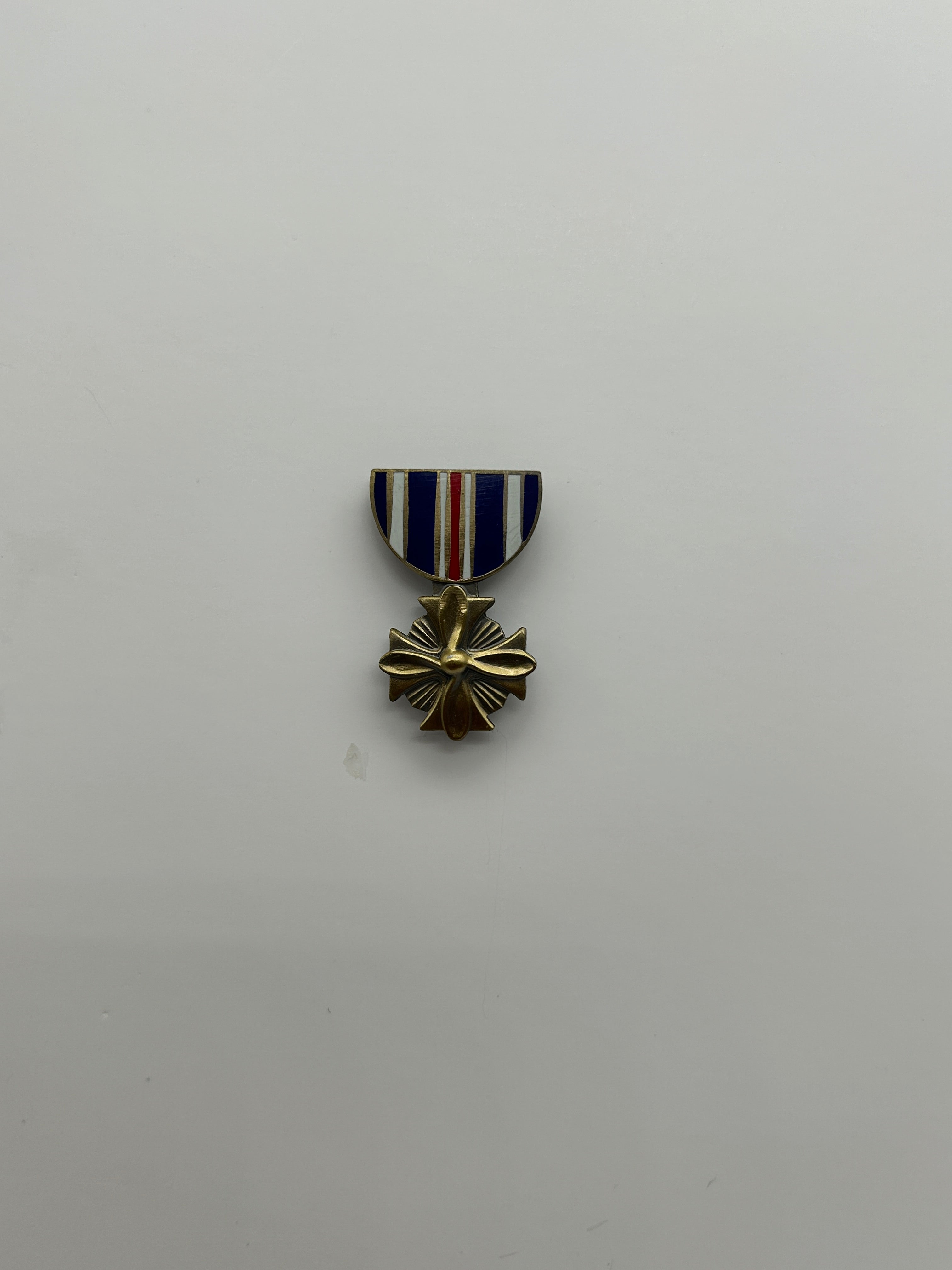 Distinguished Flying Cross Medal Hat Pin | Military Hats & Pins